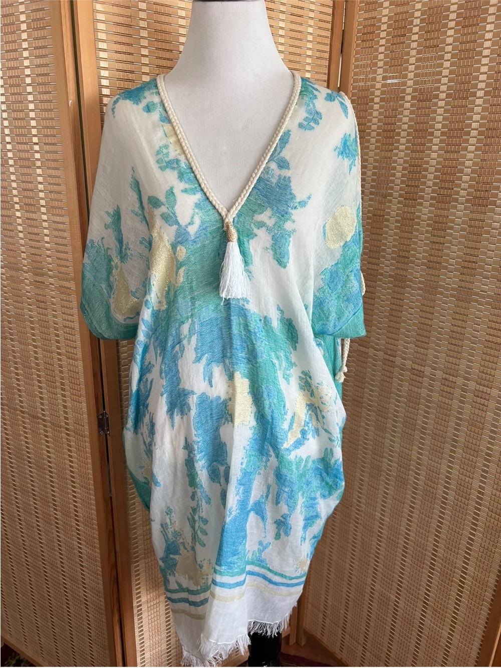 POOL TO PARTY Cold Shoulder
Floral Print Cover-Up